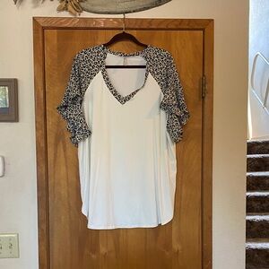 Emerald White Top with Leopard Print Sleeves